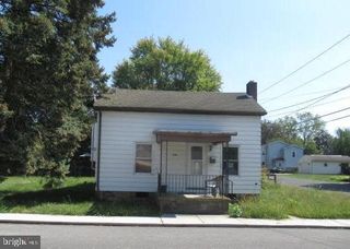 240 R WATER ST, Middletown, PA 17057