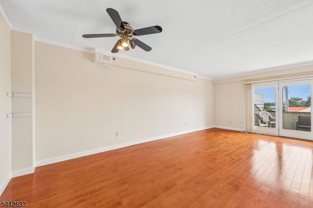 281 Browertown Rd 304, Woodland Park, NJ 07424