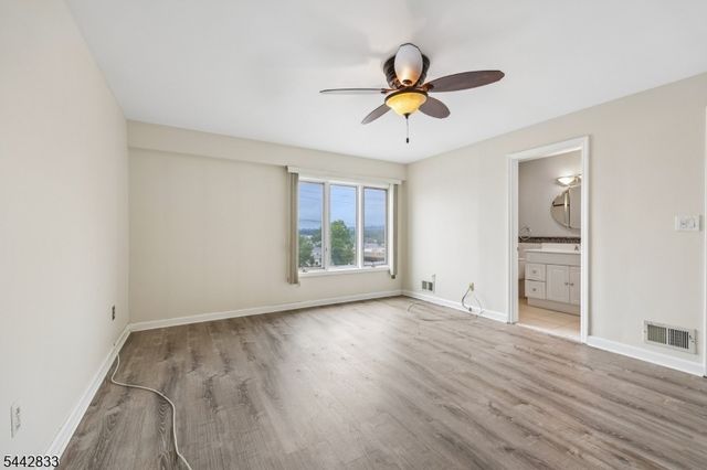 281 Browertown Rd 304, Woodland Park, NJ 07424