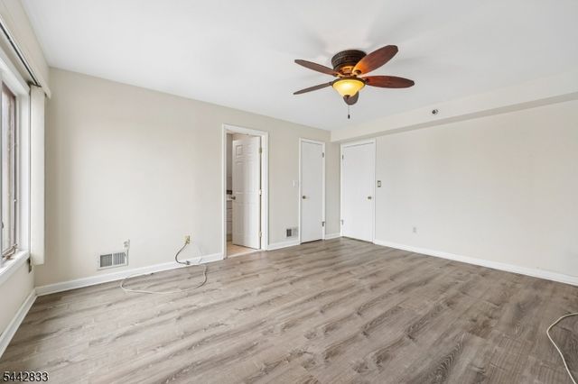 281 Browertown Rd 304, Woodland Park, NJ 07424