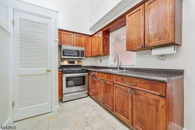 281 Browertown Rd 304, Woodland Park, NJ 07424