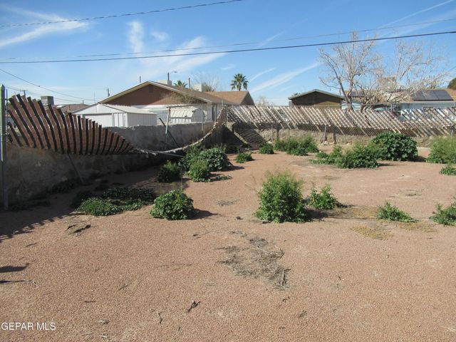 327 GEORGE ORR Road, El Paso, TX 79915