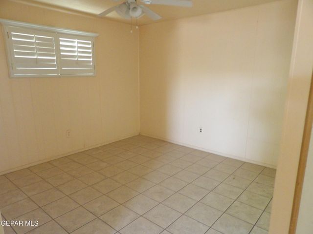 327 GEORGE ORR Road, El Paso, TX 79915