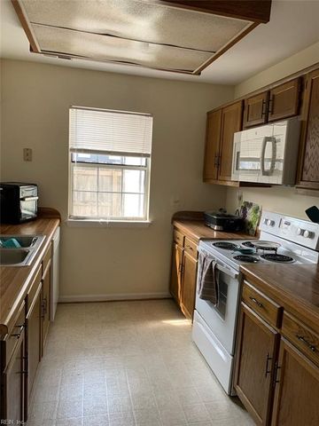 4524 Genoa CIR, Virginia Beach, VA 23462