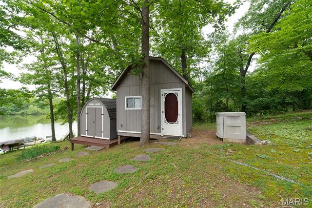 13764 E Sunrise Lake Drive, De Soto, MO 63020