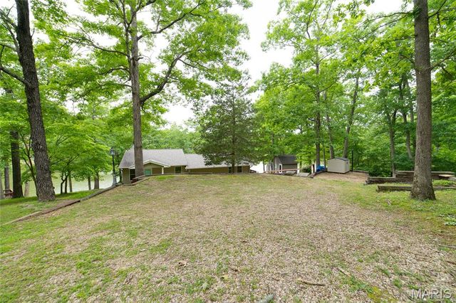 13764 E Sunrise Lake Drive, De Soto, MO 63020