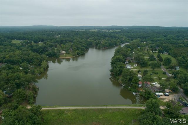 13764 E Sunrise Lake Drive, De Soto, MO 63020