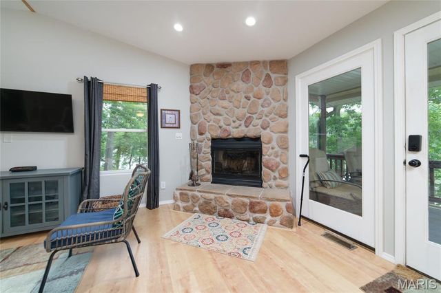 13764 E Sunrise Lake Drive, De Soto, MO 63020