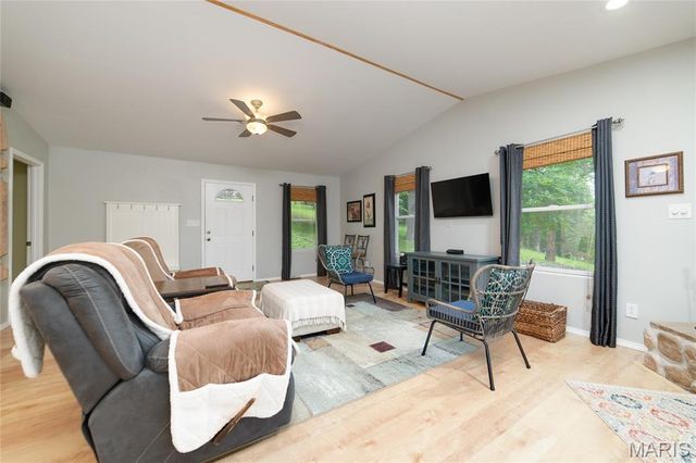 13764 E Sunrise Lake Drive, De Soto, MO 63020