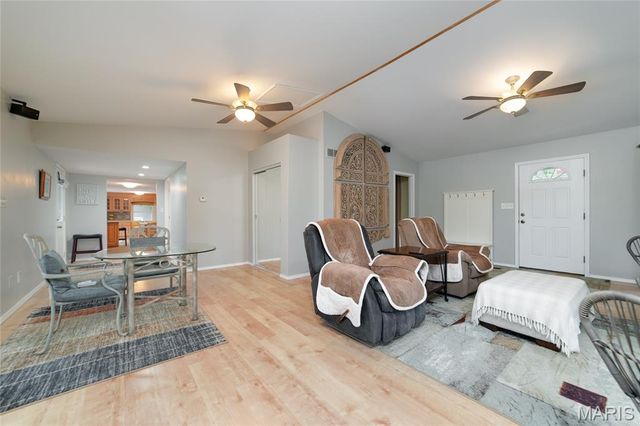 13764 E Sunrise Lake Drive, De Soto, MO 63020