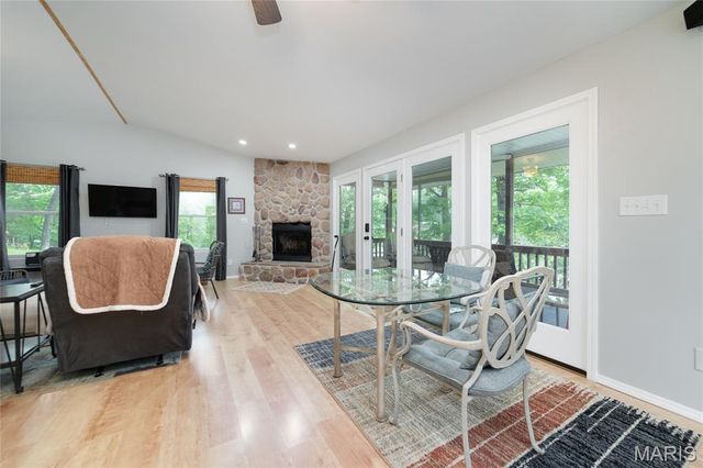 13764 E Sunrise Lake Drive, De Soto, MO 63020