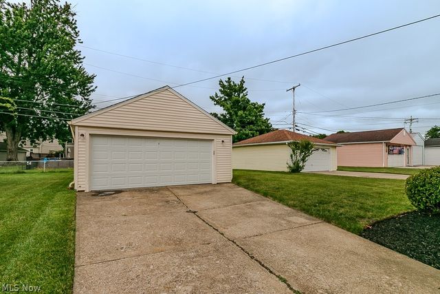 595 Dickerson Road, Willowick, OH 44095