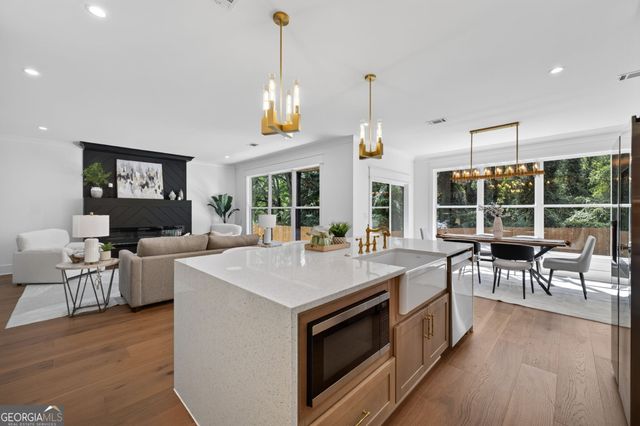 274 White Street, Hoschton, GA 30548
