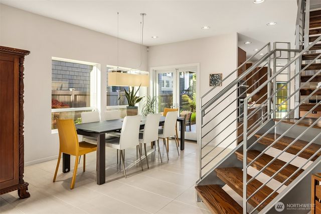 2042 42nd Avenue E, Seattle, WA 98112