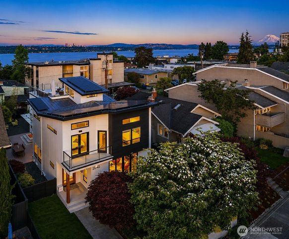 2042 42nd Avenue E, Seattle, WA 98112