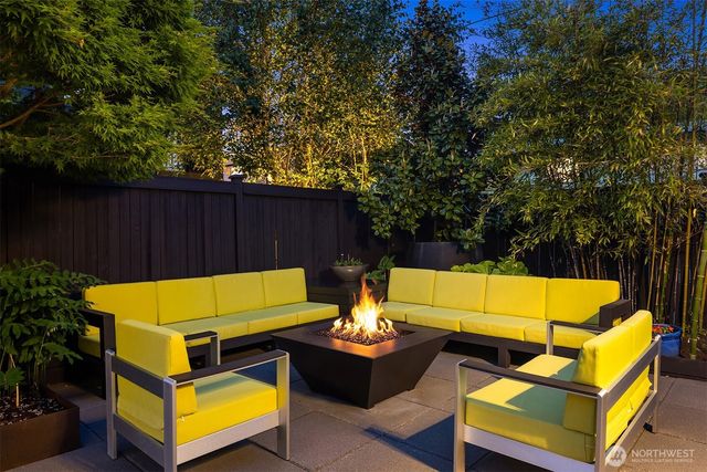 2042 42nd Avenue E, Seattle, WA 98112