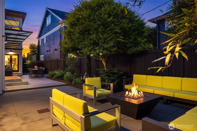 2042 42nd Avenue E, Seattle, WA 98112
