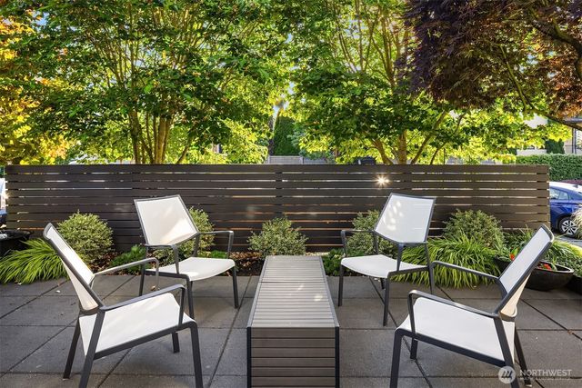 2042 42nd Avenue E, Seattle, WA 98112