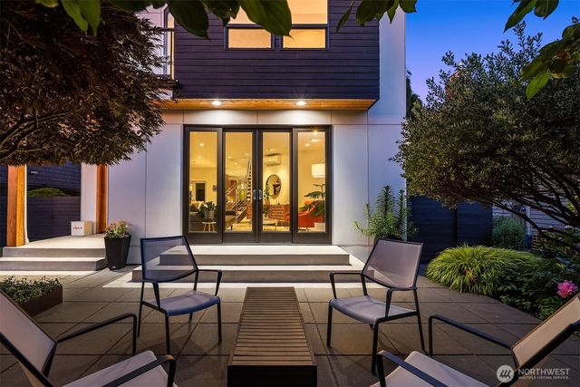 2042 42nd Avenue E, Seattle, WA 98112