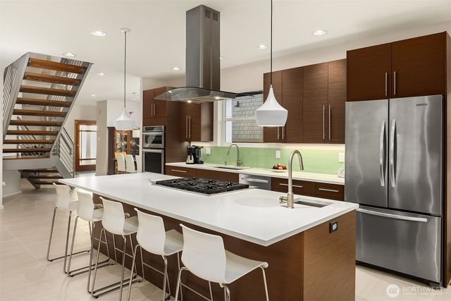 2042 42nd Avenue E, Seattle, WA 98112