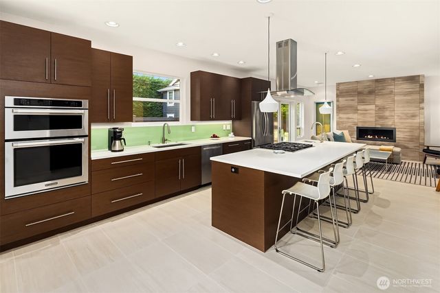 2042 42nd Avenue E, Seattle, WA 98112