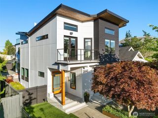 2042 42nd Avenue E, Seattle, WA 98112