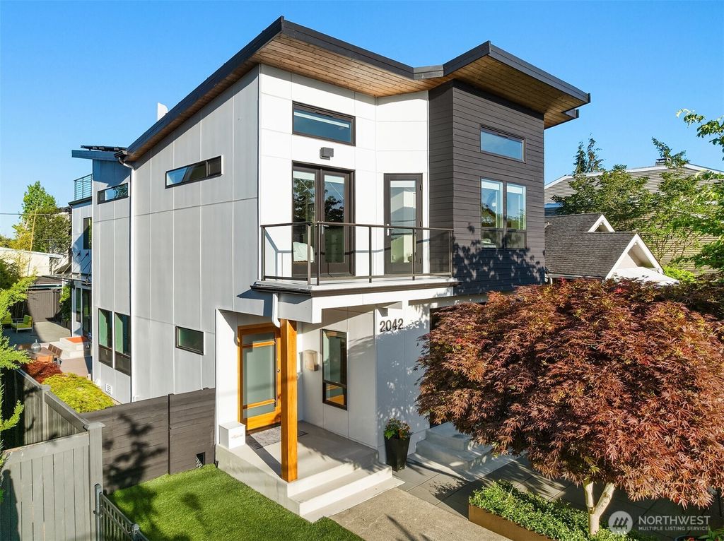 2042 42nd Avenue E, Seattle, WA 98112