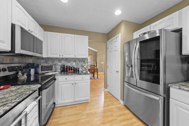 8210 Glenmore Drive, Powell, OH 43065