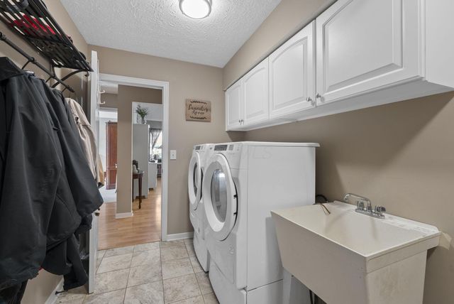 8210 Glenmore Drive, Powell, OH 43065