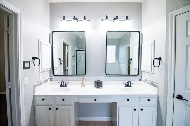 3318 Shadowcrest Court, Montgomery, TX 77356