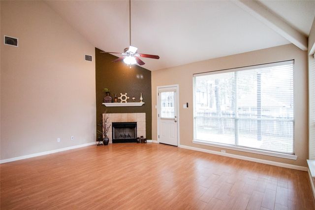 3318 Shadowcrest Court, Montgomery, TX 77356