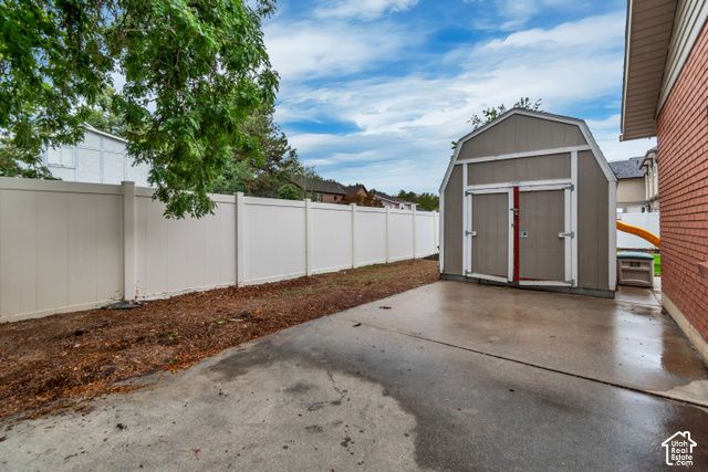 8498 S TERRACE DR, Sandy, UT 84093