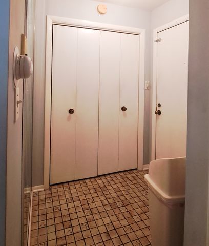 9146 Grand Avenue 1SE, Franklin Park, IL 60131