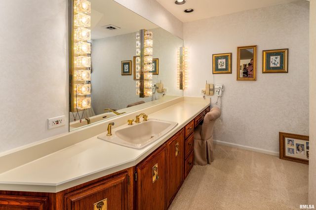 15866 Moellers Road, Marion, IL 62959