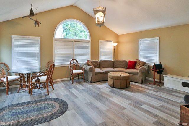 3291 E Stahl Road, Monticello, IN 47960