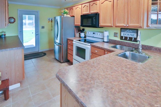 3291 E Stahl Road, Monticello, IN 47960