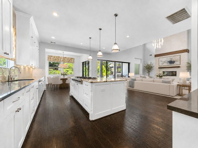 94 Gildwood Place, Tomball, TX 77375