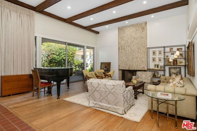 5435 W 64th Street, Los Angeles, CA 90056