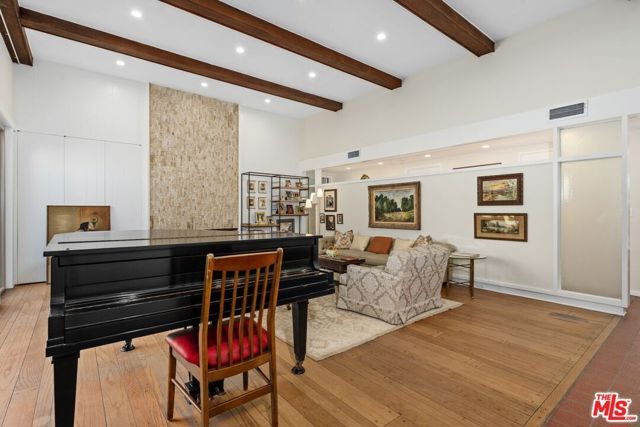 5435 W 64th Street, Los Angeles, CA 90056