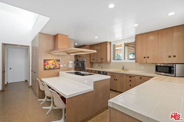 5435 W 64th Street, Los Angeles, CA 90056