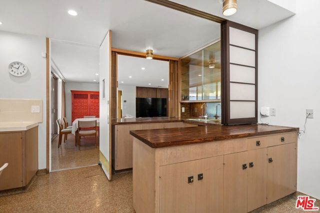 5435 W 64th Street, Los Angeles, CA 90056