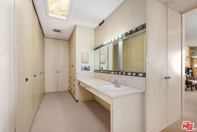 5435 W 64th Street, Los Angeles, CA 90056