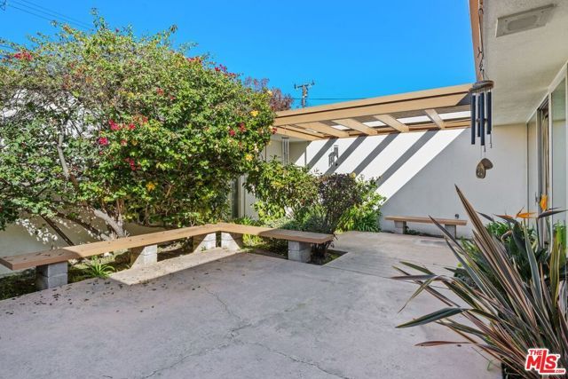 5435 W 64th Street, Los Angeles, CA 90056