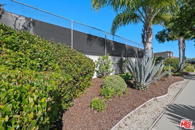 5435 W 64th Street, Los Angeles, CA 90056