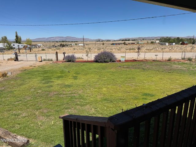 5 Rhoda Lane, Yerington, NV 89447