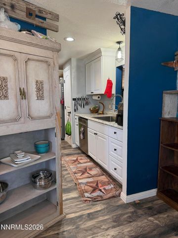 5 Rhoda Lane, Yerington, NV 89447