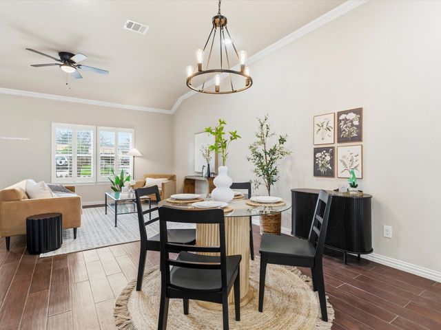 1310 Yale Street, River Oaks, TX 76114