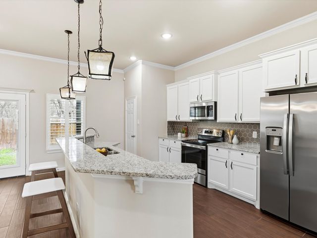 1310 Yale Street, River Oaks, TX 76114