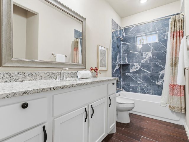 1310 Yale Street, River Oaks, TX 76114