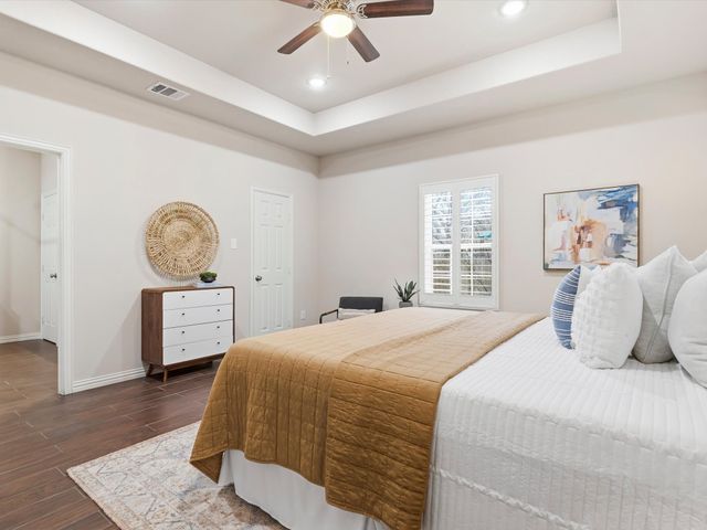 1310 Yale Street, River Oaks, TX 76114